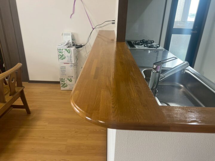カウンター塗装工事　海津市アパート